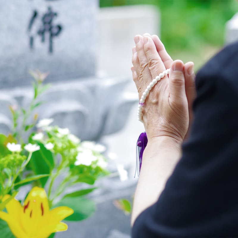 お墓参りイメージ